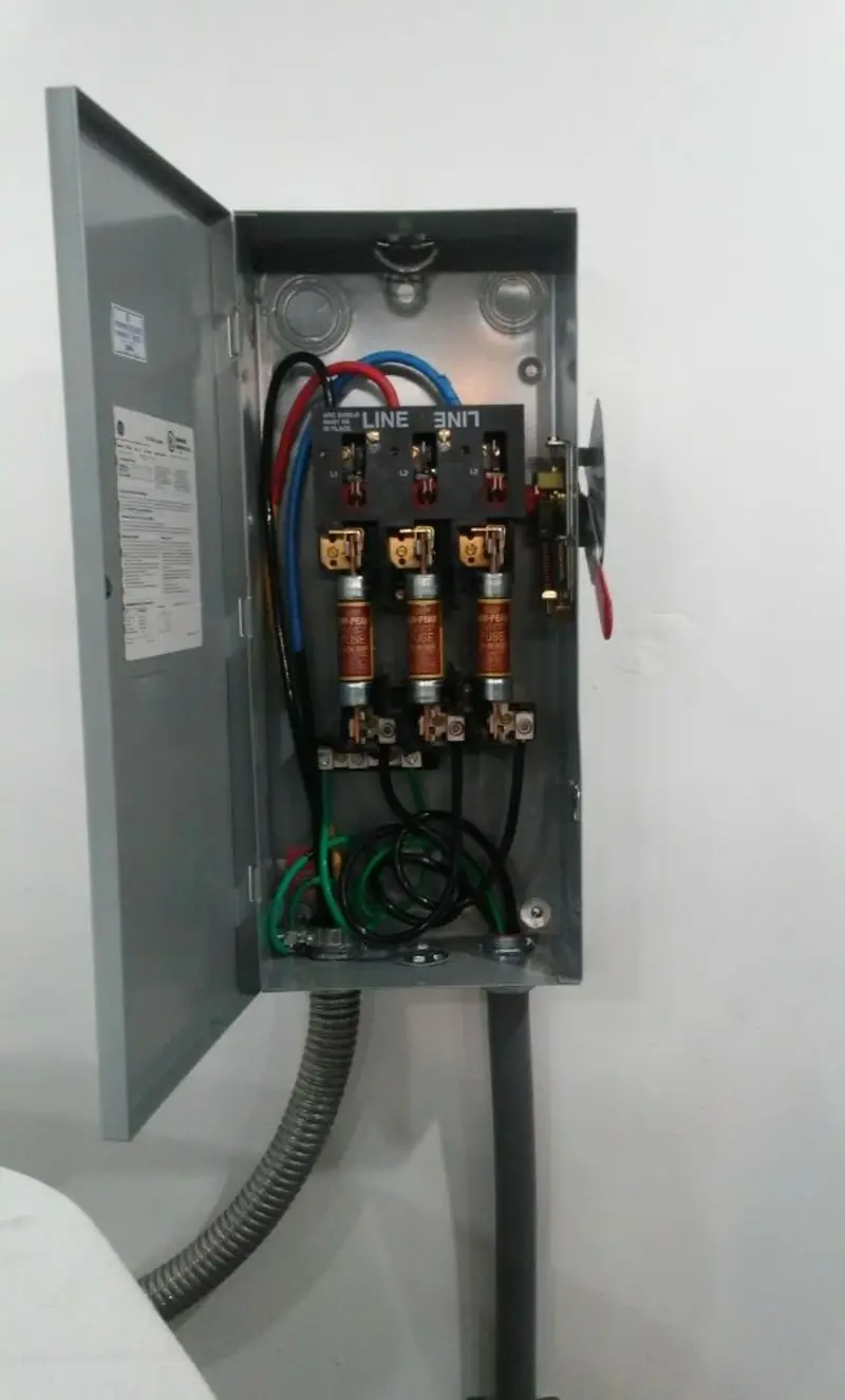Three-phase disconnect switch installed for Electrical Wiring & Rewiring in Orangeburg